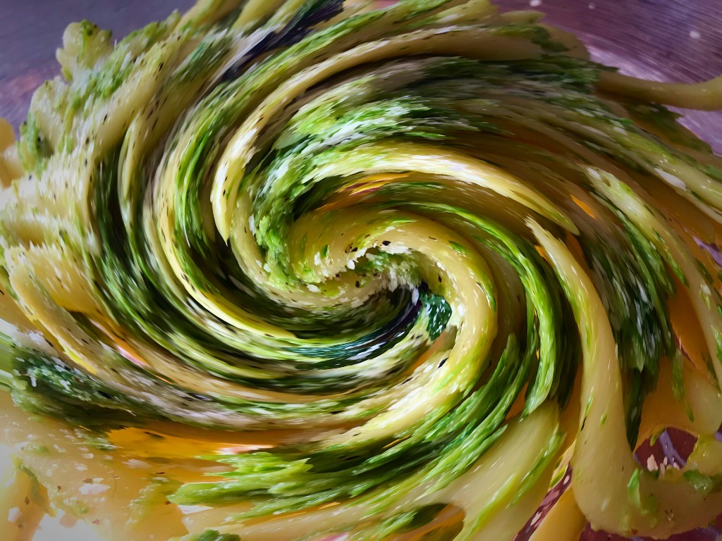 vortice di pasta con le zucchine