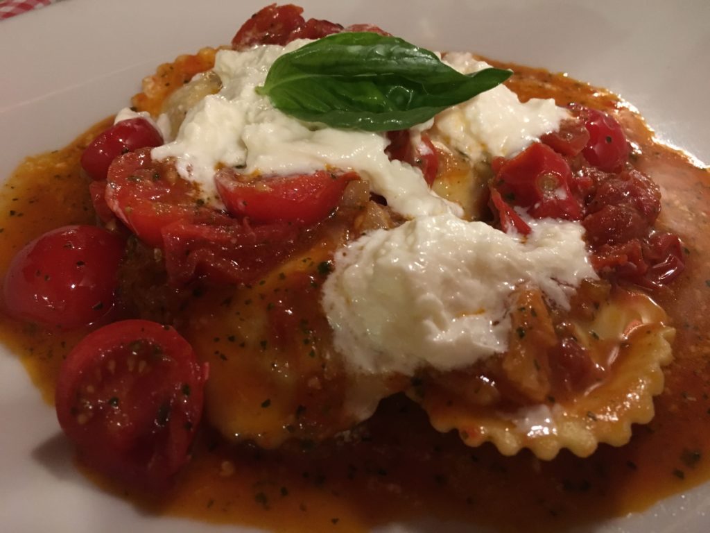 ravioli di burrata e basilico